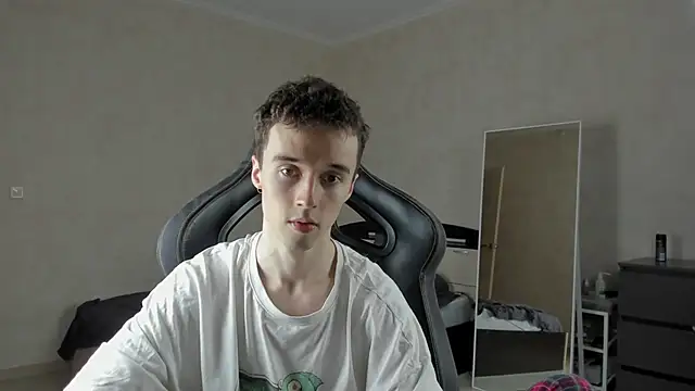 MasonWarholl online show from March 21, 2025, 4:17 am