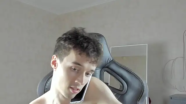 MasonWarholl online show from October 16, 2025, 6:38 pm