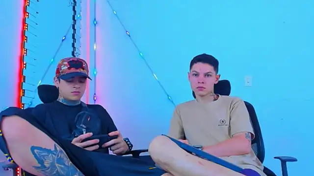 HOT boy2025 online show from October 19, 2025, 1:19 am