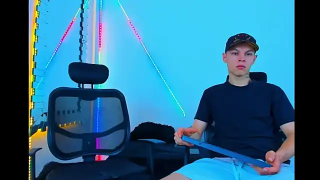 HOT boy2025 online show from September 18, 2025, 4:15 am