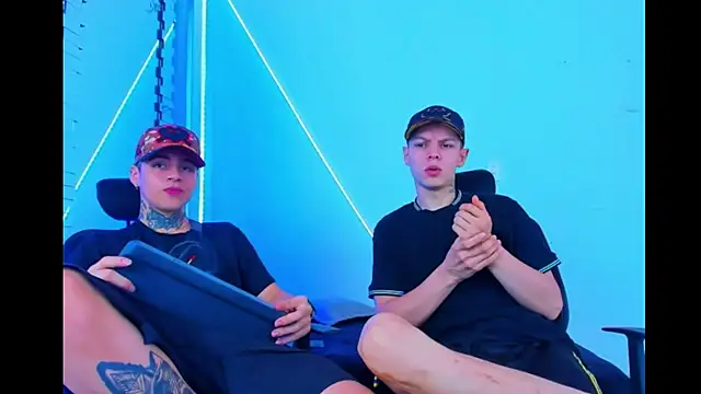 HOT boy2025 online show from September 21, 2025, 7:24 am