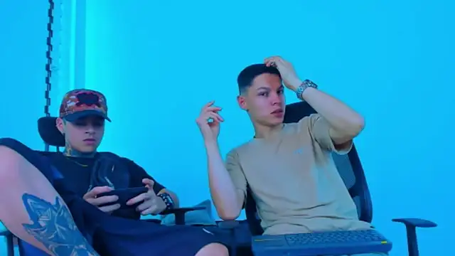 HOT boy2025 online show from November 8, 2025, 12:47 am