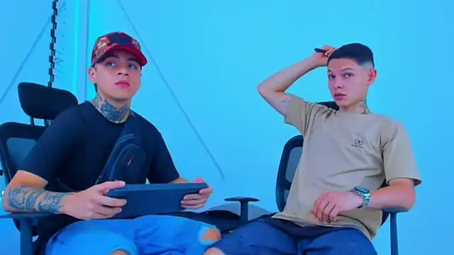 HOT boy2025 online show from November 5, 2025, 6:11 pm