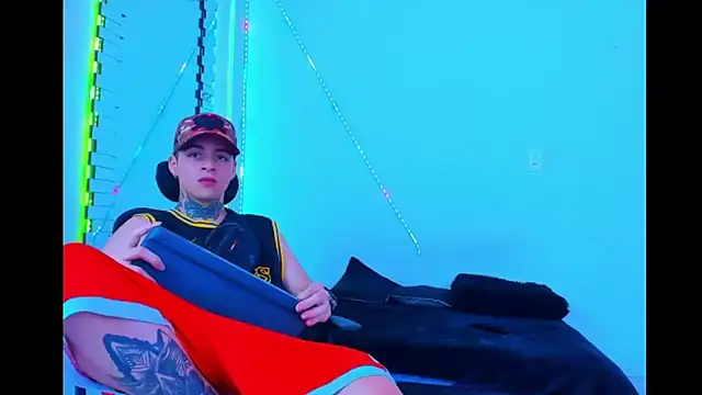 HOT boy2025 online show from September 23, 2025, 5:58 am