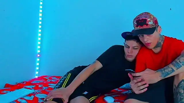 HOT boy2025 online show from March 22, 2025, 4:04 pm