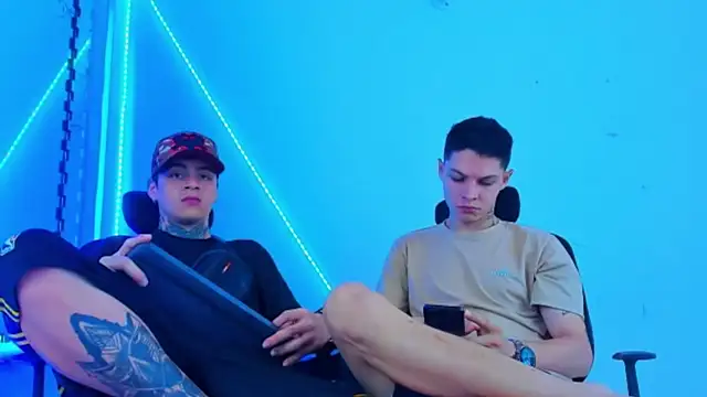 HOT boy2025 online show from October 14, 2025, 12:00 am