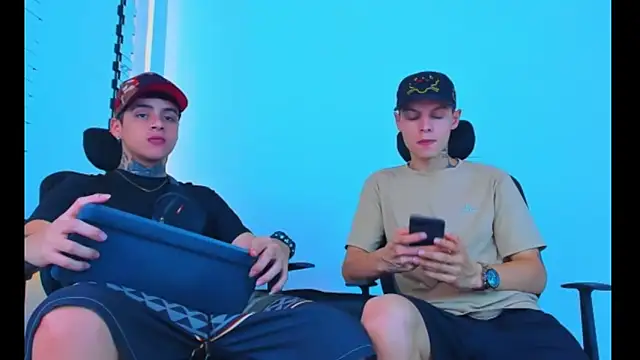 HOT boy2025 online show from November 26, 2025, 6:35 am