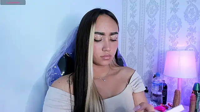 Snapshot of liaa_18 chatting on October 8, 2025, 4:14 am liaa 18 online show from October 8, 2025, 4:14 am