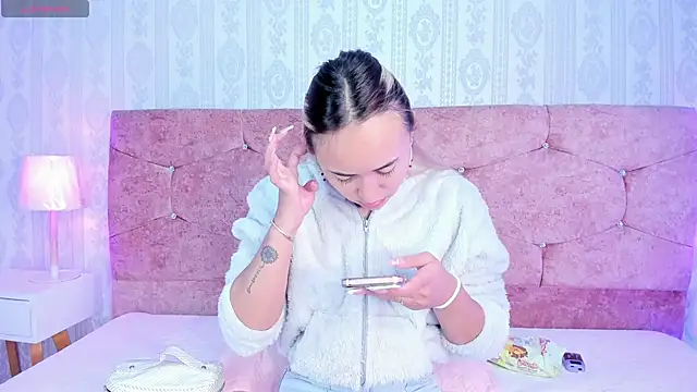 Snapshot of liaa_18 chatting on September 11, 2025, 2:33 am liaa 18 online show from September 11, 2025, 2:33 am