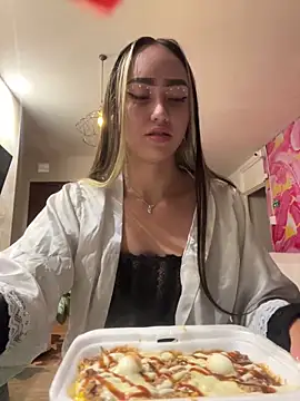 Snapshot of liaa_18 chatting on February 20, 2025, 4:28 am liaa 18 online show from February 20, 2025, 4:28 am