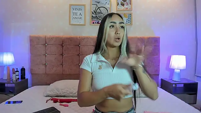 Snapshot of liaa_18 chatting on March 19, 2025, 4:25 am liaa 18 online show from March 19, 2025, 4:25 am