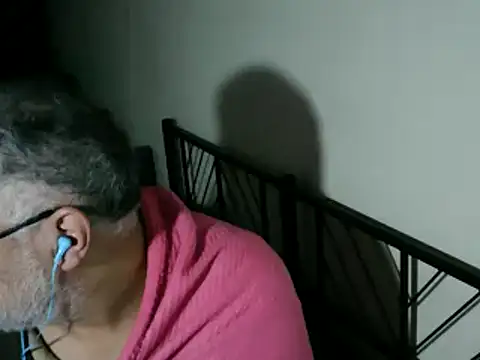 100Tauros online show from December 13, 2025, 8:04 pm