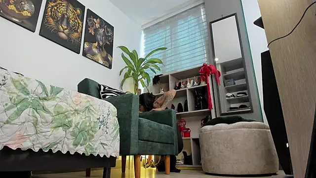 Snapshot of mia_backer chatting on February 24, 2025, 9:20 pm mia backer online show from February 24, 2025, 9:20 pm