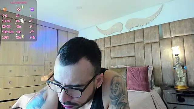 petterwilly1 online show from October 15, 2025, 3:09 pm