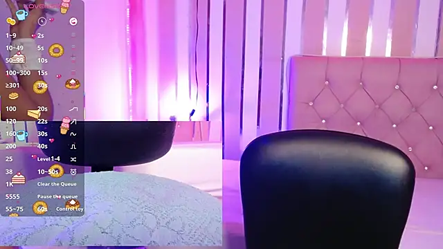 XimenaReid online show from March 18, 2025, 1:44 pm