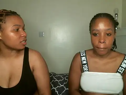 R-thequeen online show from March 11, 2025, 9:48 pm