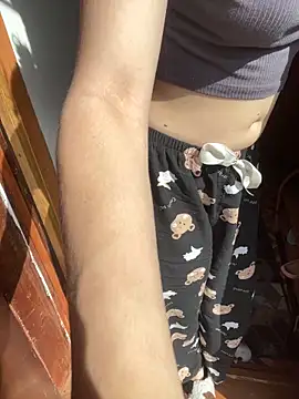 Snapshot of Romsticks chatting on October 2, 2025, 8:07 am Romsticks online show from October 2, 2025, 8:07 am