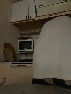 Snapshot of Romsticks chatting on October 31, 2025, 11:07 am Romsticks online show from October 31, 2025, 11:07 am