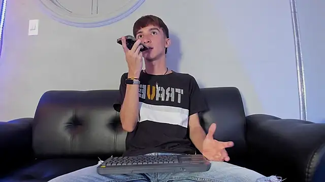 Snapshot of Jake_evans chatting on May 7, 2026, 3:15 pm Jake evans online show from May 7, 2026, 3:15 pm