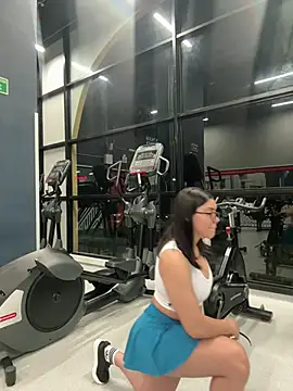 zui lu online show from February 26, 2025, 5:03 am