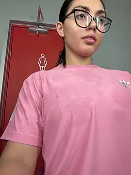 zui lu online show from March 16, 2025, 5:03 am