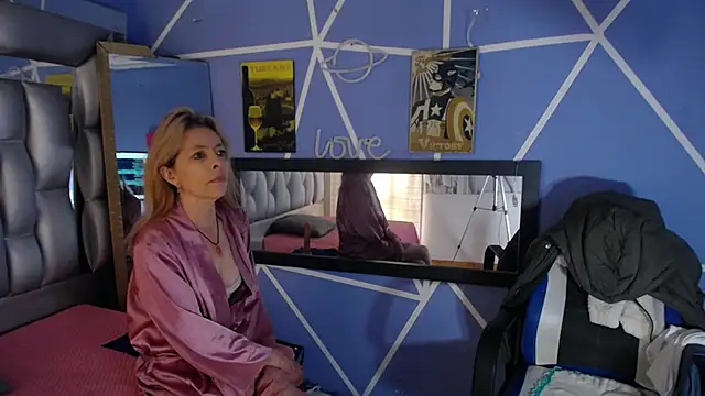 sophia ny online show from March 22, 2025, 4:47 pm