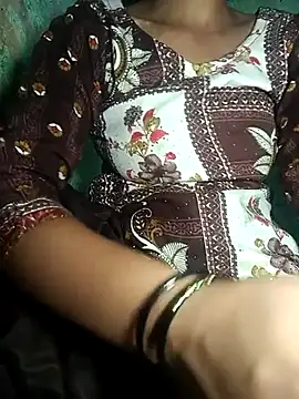 Snapshot of Baby-Karishma chatting on July 1, 2026, 4:18 pm Baby-Karishma online show from July 1, 2026, 4:18 pm
