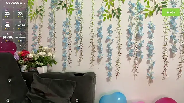 Isexxs online show from February 16, 2025, 7:38 pm