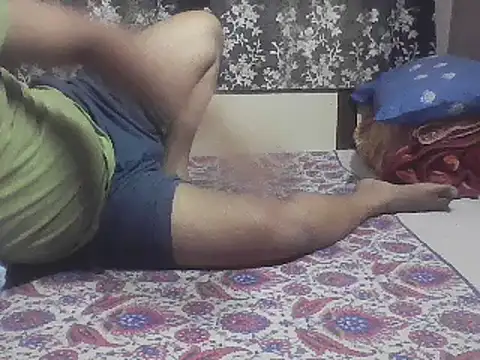 Snapshot of LoVer04All chatting on December 25, 2024, 9:34 am LoVer04All online show from December 25, 2024, 9:34 am