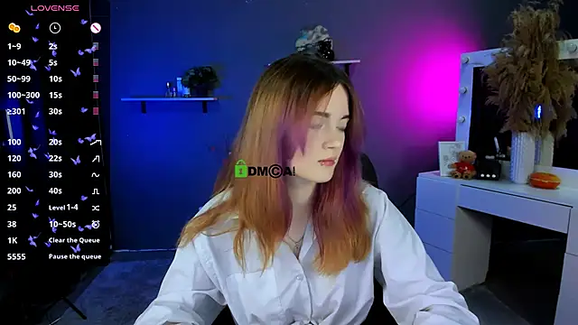 liana kisses online show from September 12, 2025, 7:02 pm