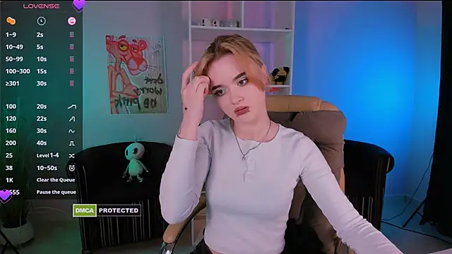 liana kisses online show from March 19, 2025, 4:57 am