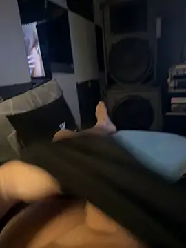 MatthewEmme online show from November 4, 2025, 2:32 pm