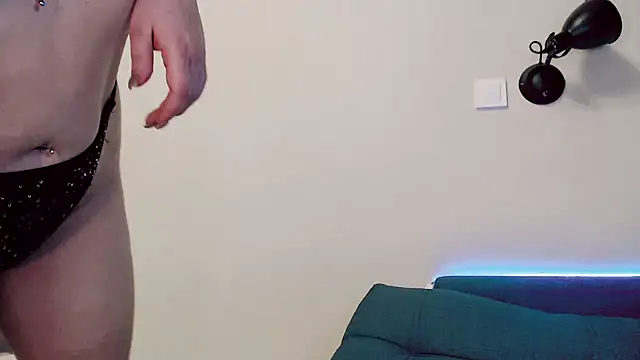 AliseSexyDoll777 online show from February 9, 2026, 5:33 pm