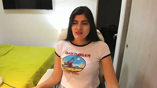 misstoya online show from November 1, 2025, 1:34 am