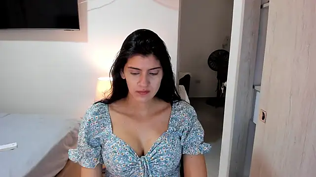 misstoya online show from September 15, 2025, 4:40 pm