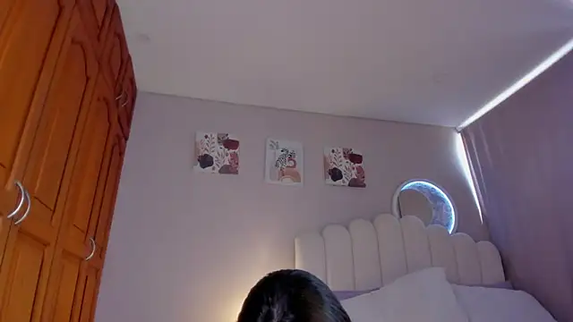 martinaaricci online show from November 15, 2025, 1:59 pm