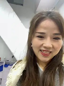 Efangfang online show from February 26, 2025, 8:39 am