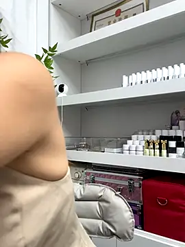 Efangfang online show from September 26, 2025, 8:10 am