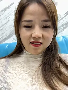 Efangfang online show from February 26, 2025, 1:22 pm