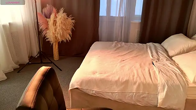 Snapshot of EmiliaDreams chatting on September 11, 2025, 3:12 pm EmiliaDreams online show from September 11, 2025, 3:12 pm