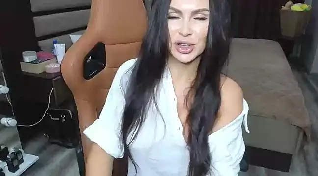 KimDavisBaby online show from March 15, 2025, 2:01 pm