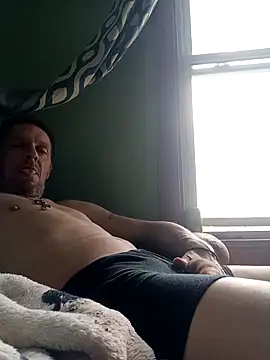 Bigloggz online show from April 14, 2026, 8:25 pm