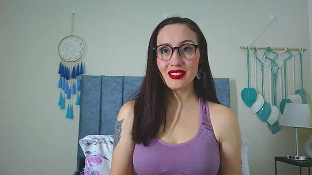 IberianMoonMK online show from October 27, 2025, 5:25 pm