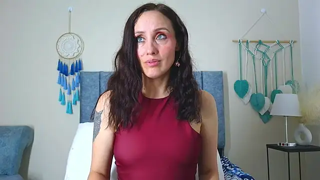 IberianMoonMK online show from November 8, 2025, 5:38 pm