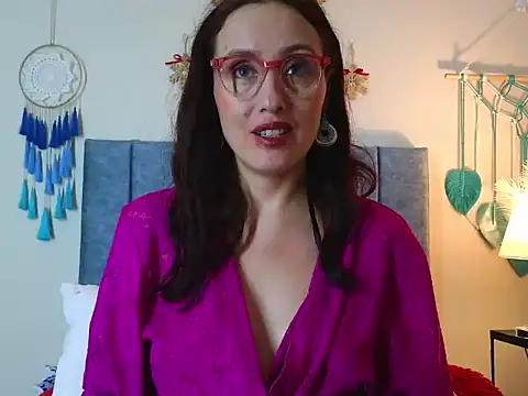 IberianMoonMK online show from December 13, 2025, 8:04 pm