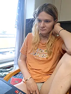 emma neko online show from November 11, 2025, 1:17 pm