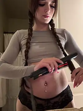 18petitewhitegirl online show from January 16, 2025, 11:48 pm