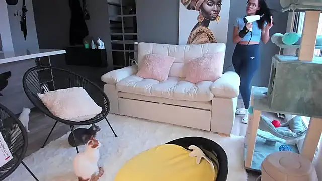 Snapshot of Roussmariehenao chatting on September 17, 2025, 10:23 pm Roussmariehenao online show from September 17, 2025, 10:23 pm