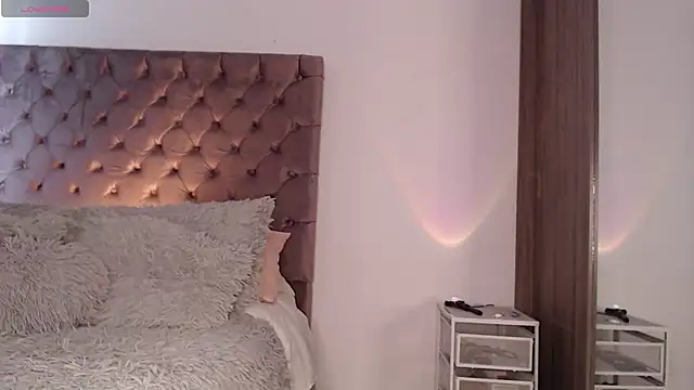 Snapshot of Roussmariehenao chatting on November 4, 2025, 1:26 pm Roussmariehenao online show from November 4, 2025, 1:26 pm