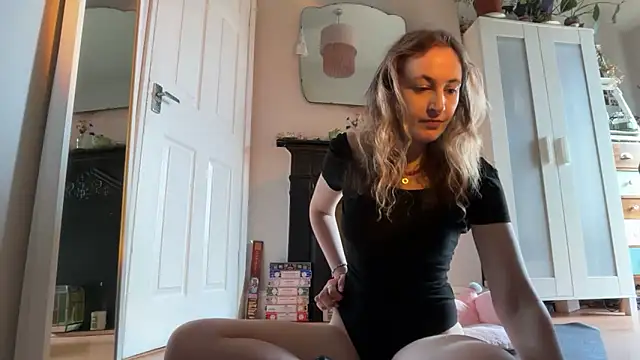 Littlelolo60 online show from September 14, 2025, 8:59 am